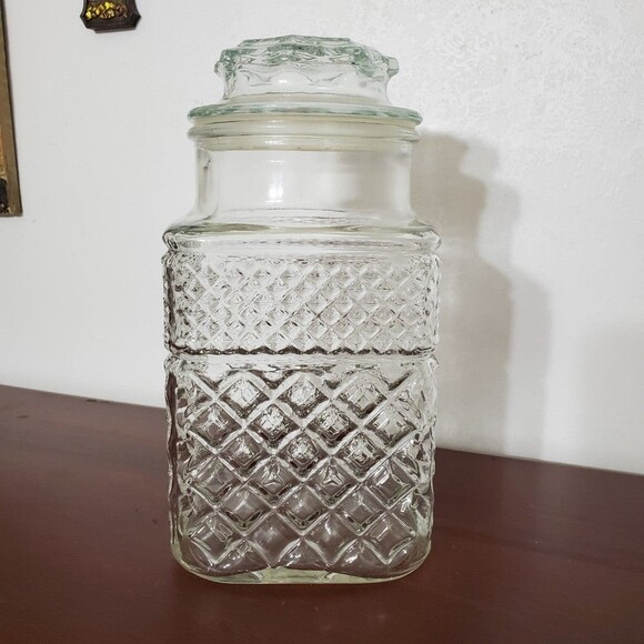 Anchor Hocking Wexford Flour Canister 58 oz 9in Tall x 4.75 in Square Base - Picture 2 of 9